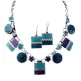 Parure collier et boucles d'oreilles