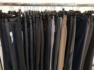 Vends lots pantalons + jupes + robes BRANDTEX