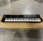 Roland Synthesizer Keyboard Fantom 07 - Black