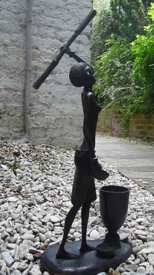 Statue en Bronze (La Pileuse) Originaire du Burkina-Faso