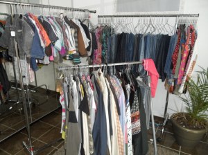 Lot vetements 300 pieces occasion homme/femme