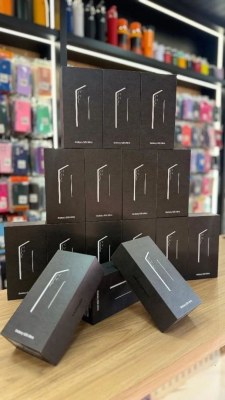 IPhone 16e, iPhone 16, iPhone 16 Pro, Sony PS5, Samsung S25 Ultra, iPhone 16 Pro Max,...