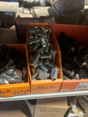 DESTOCKAGE – LOT COMPLET VISSERIE INDUSTRIELLE – ENVIRON 9 TONNES