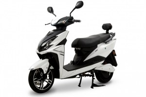 Scooter électrique équivalent 50 cc e-Opai 2400 watts - Autonomie 70 km/h - Vitesse max...