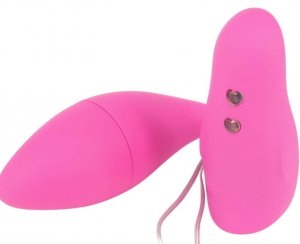 Lot d'accessoires smartphones: chargeurs voiture, verres trempés tous modèles et lingerie g-strings.