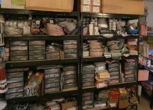 Large stock de décoration de fêtes avec de très nombreux thèmes