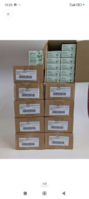 Lot de 192 barres de shampoing solide de la marque VATIKA, à 94% d'origine naturelle,...