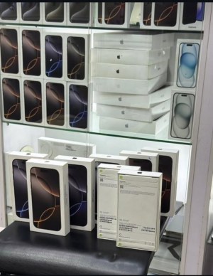Lot, iPhone 16 Pro Max, iPhone 16 Pro, iPhone 16, iPhone 15 Pro, iPhone 15 Pro Max, iPh...