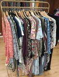 Lot de 30 robes femme neuves – tailles 36 à 48 – 6,50 € l’unité