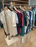 Lot 40 blouses femme neuves – 3,50 € l’unité – Tailles S à 3/4XL