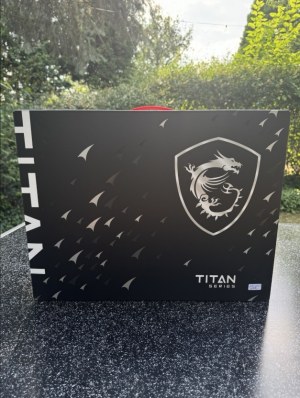 Titan 18 HX A14VIG | i9-14900HX | RTX 4090 | 32 Go | SSD 2 To | Ordinateur portable gaming