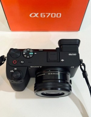 Boîtier Sony A6700 + objectif 16-50 mm Oss neuf