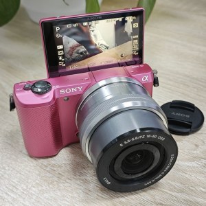 Sony Alpha a5000 Pink Mirrorless Digital Camera + 16-50mm Lens