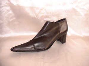 Bottine à petit talon large tout en cuir noir STRADE VARIE