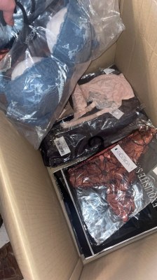DESTOCKAGE habillement - lingerie/accéssoires