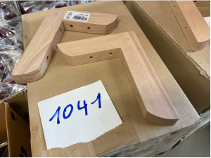 Supports d’étagères en bois