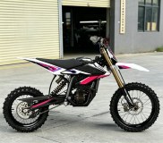 Nouvelle Surron Storm Bee : moto électrique tout-terrain professionnelle haut de gamme...