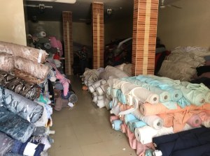 CONTENAIRE TISSUS ET BACHES VENANT D'ITALIE GROS ET REVENDEUR