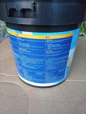 Peinture piscine béton blanc pot de 4L pour 20M carre