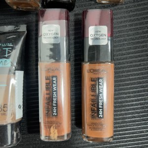 LOT MAQUILLAGE LOREAL MAYBELLINE TEINTE FONCE POUR AFRIQUE