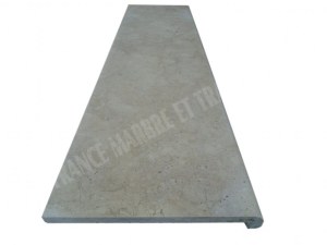 Travertin Beige Nez de Marche Arrondi 108x28,5 cm