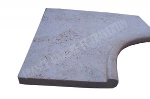Travertin Beige Nez de Marche Angle Rentrant Arrondi 60x60 cm