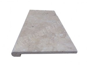 Travertin Beige Nez de Marche Arrondi 20,3x40,6 cm Épaisseur : 3 cm Qualité : Rustique