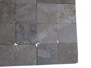 Travertin Beige Nuance 15x15 cm Épaisseur : 1 cm Qualité : Rustique Finition : Antique...