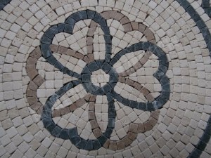 Travertin Multicolore Micro Rosace 61x61 cm