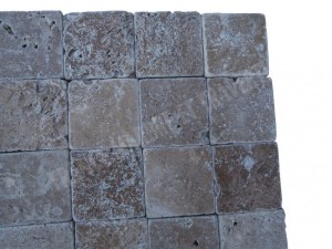 Travertin Noce 10x10 cm Épaisseur : 1 cm Qualité : Rustique Finition : Antique & Vieilli