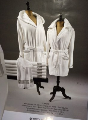 Lot destockage peignoirs homme luxe de la marque Emanuel UNGARO 200 pièces