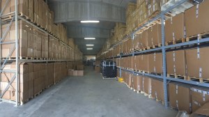 Stocks des vetements: hommes/femmes et enfant