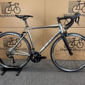 Van Nicholas Titanium Road Bike Mechanical Shimano 105 11-speed  Carbon Fork