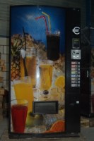 Distributeur de boisson vendo v 407