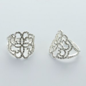 Lots de parures ornées de cristaux SWAROVSKI ELEMENTS - A partir de 2.40€ pièce - Tarif...