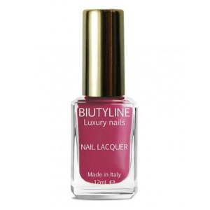 Lot de vernis à ongles et maquillage