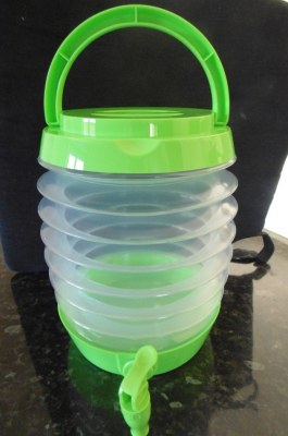 Distributeurs de boisson, fontaine à eau plastique avec robinet 5,5l et 3,5 l