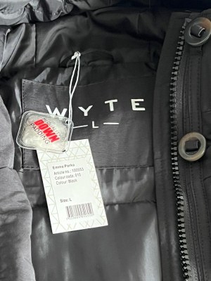050034 Doudoune naturelle pour femme de WYTE