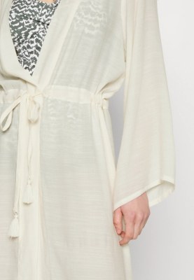 020226 Kimono Femme Buffalo