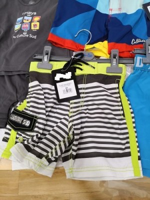 Lot de maillots de bain : femmes, enfants et hommes