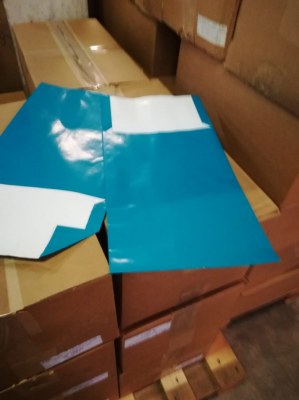 DESTOCKAGE LOT PAPIER CADEAU, POCHETTES, BOLDUC ET BIEN PLUS ENCORE ....