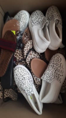 Camion De marchandise mélangé