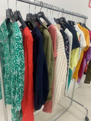 Destockage tee shirt/ chemisiers femmes grande marque