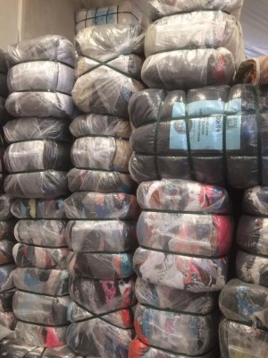 Lot de vêtements friperie