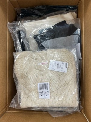 Destockage pulls et jeans femmes