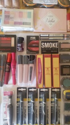 Lot de 3000 cosmetiques de marques