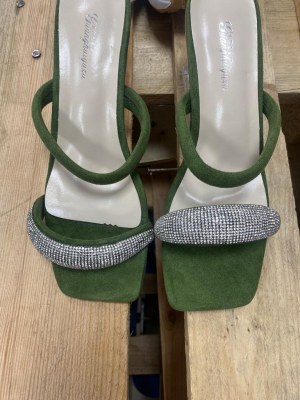 Destockage lots de chaussures d'une grande marque