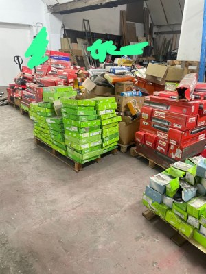 Destockage de PIECES DETACHEES AUTOMOBILE