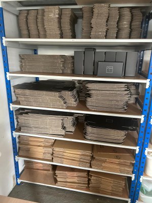 Etagères rayonnages/rack et plaques