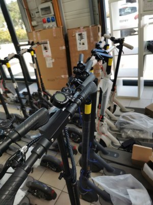 Lot de trottinettes électriques